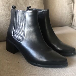 Blondo 7.5 Chelsea Boots 100% Waterproof